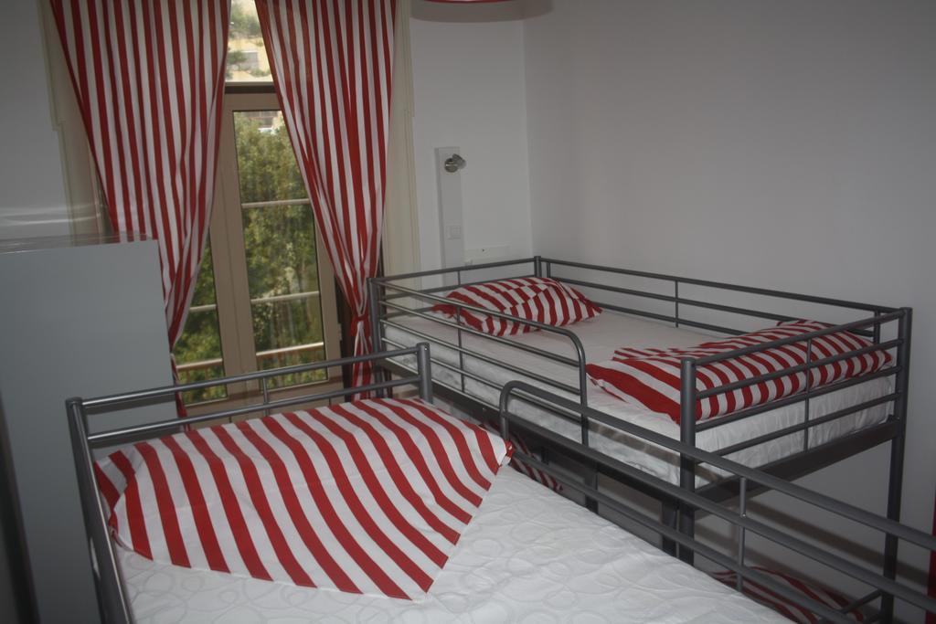 Hostel 402 Figueira da Foz Værelse billede